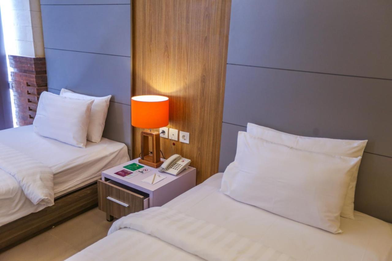 Canggu Dream Village Hotel And Suites Exterior photo