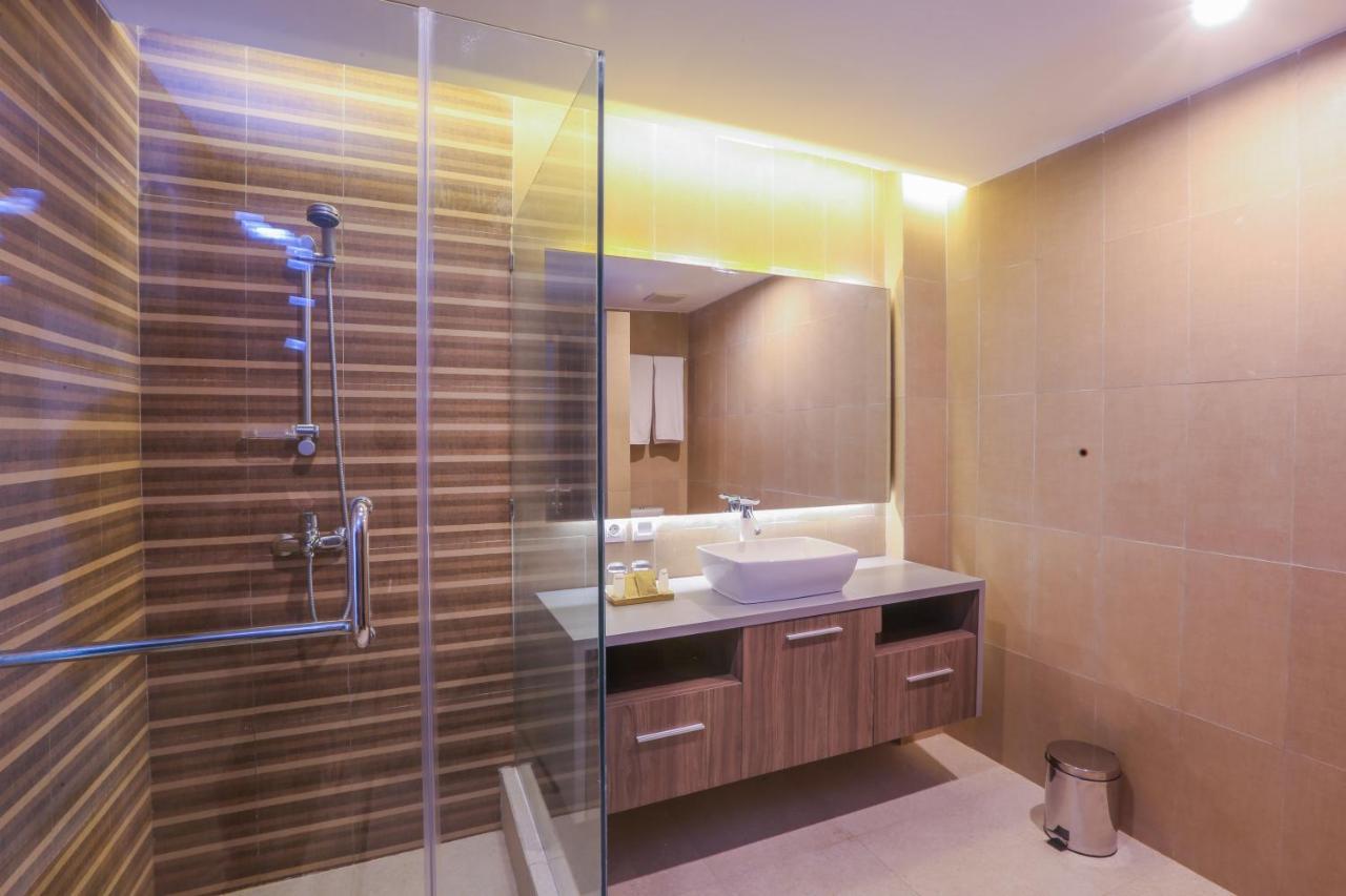 Canggu Dream Village Hotel And Suites Exterior photo